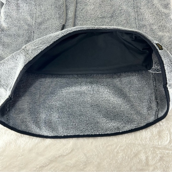 WOOLY BULLY WEAR Elegant Gray Women's Super Soft Hoodie. Size L - Picture 9 of 14